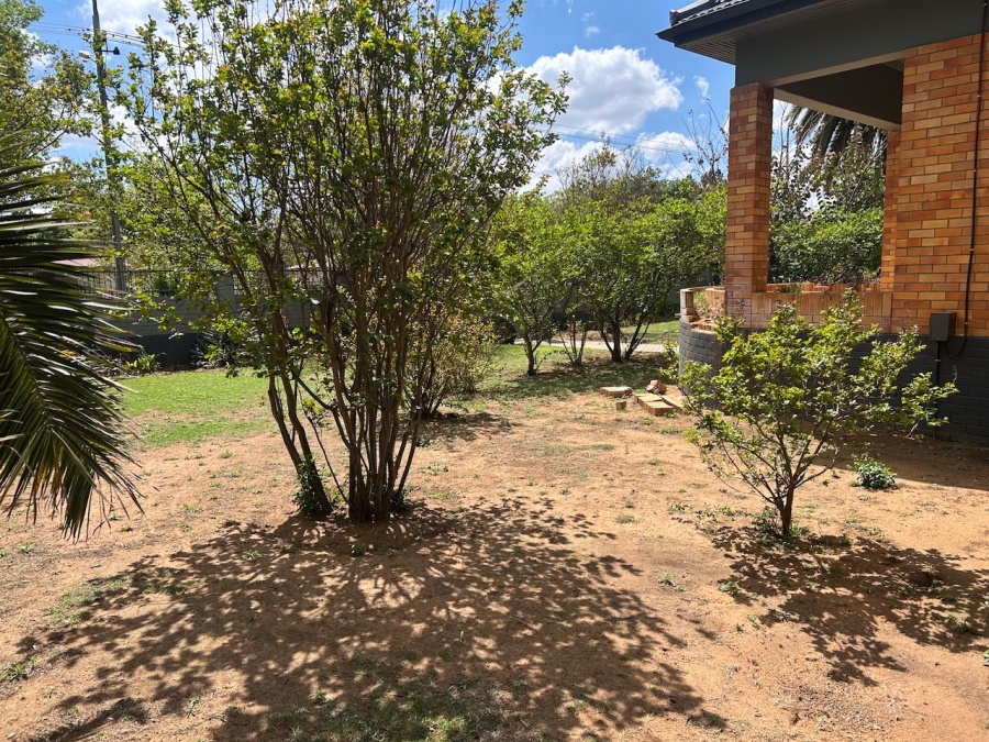 4 Bedroom Property for Sale in Viljoenskroon Free State